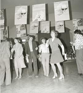 Dyskoteka na zakończenie akcji "Wakacje za własne, zarobione pieniądze" w 1976 r.