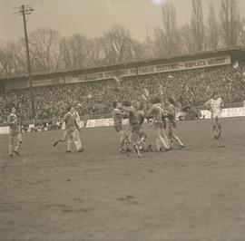 WKS Śląsk Wrocław - Stal Mielec (1:0, inauguracja rundy wiosennej I ligi piłki nożnej w sezonie 1...