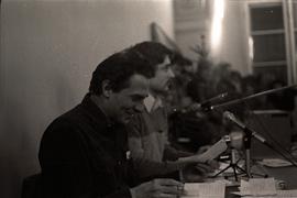Władysław Frasyniuk i Karol Modzelewski w sali im. W. Nehringa