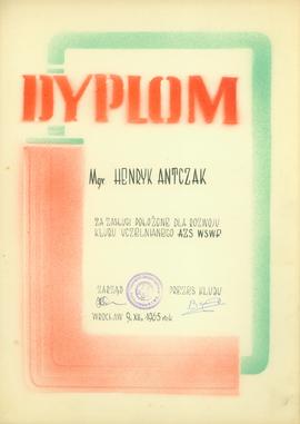 Dyplom za zasługi położone dla rozwoju klubu uczelnianego AZS WSWF