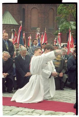 Uroczystość odsłonięcia i poświęcenia pomnika